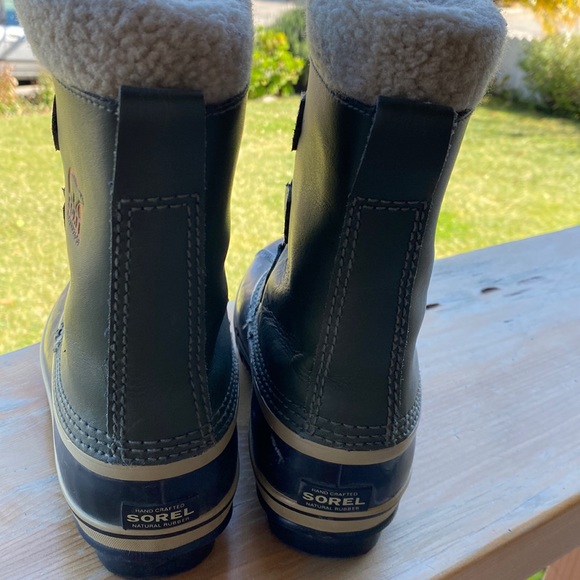 Kids Sorel winter boots size 3 - Picture 4 of 13